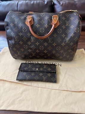 Louis Vuitton Monogram speedy 35 with wallet